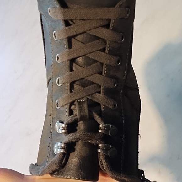 Frye & Co. Penny Bootie Distressed Lace Up Zipper Side Size 7 - Picture 4 of 12